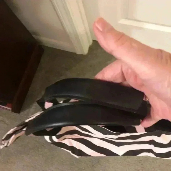 Victorias Secret Love Pink and Black short handle Tote Bag NWOT - Picture 4 of 4